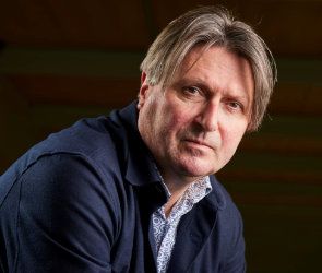 Simon Armitage